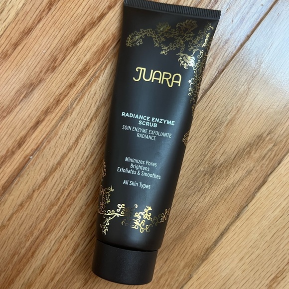 JUARA SKINCARE Radiance Enzyme Scrub - Picture 2 of 3